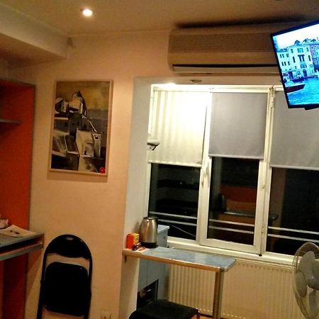 Studio French Embassy, Amzei Historic Center Bukarest Exteriör bild